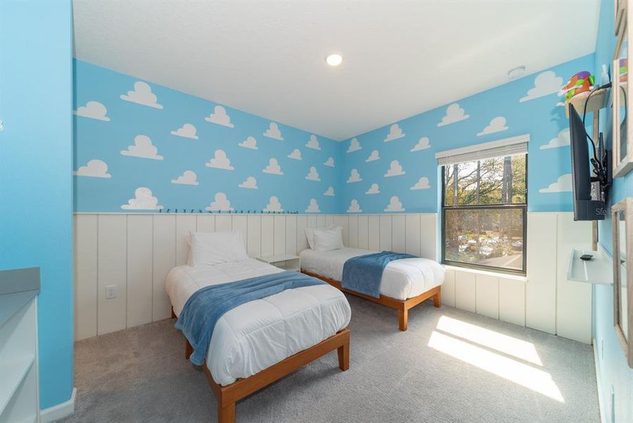 Furnished interior view inside a new home in , Orlando (Image 54).