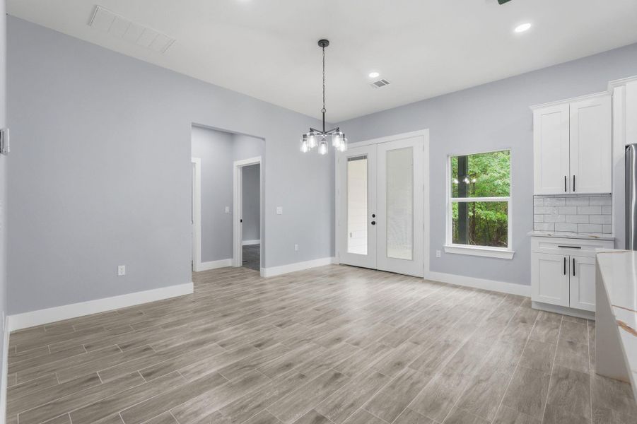 Spacious, unfurnished interior of a new home in , Willis (Image 28).