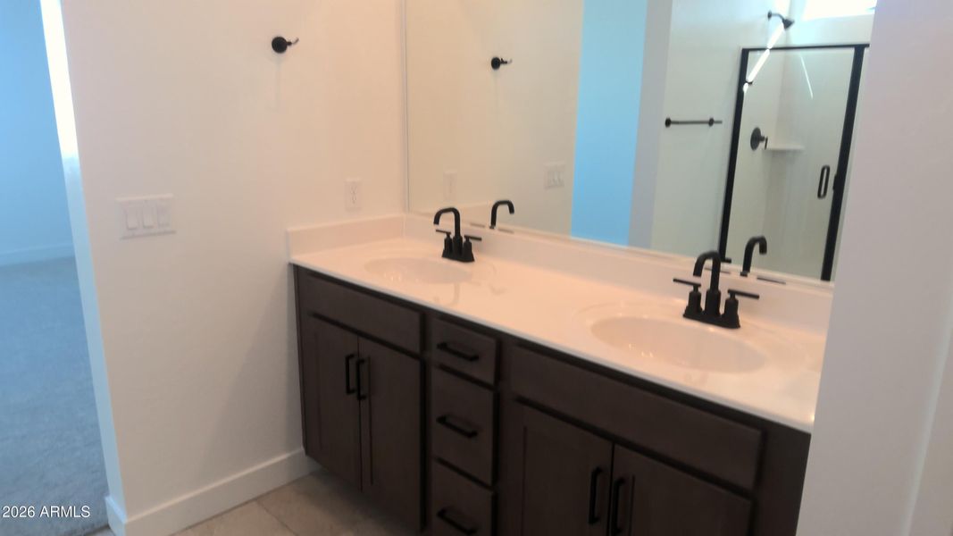 Double vanity at masterbath