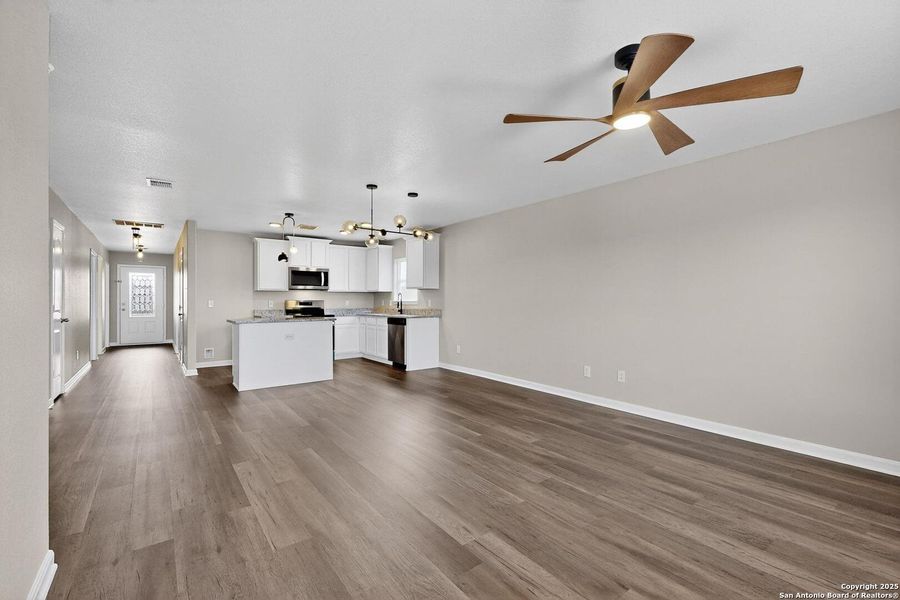 Spacious, unfurnished interior of a new home in Savannah Place, San Antonio (Image 14). Spacious, unfurnished interior of a new home in Savannah Place, San Antonio (Image 14).