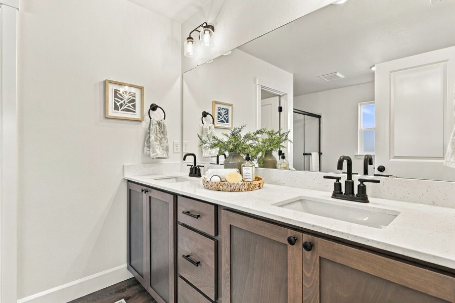 Furnished interior view inside a new home in Upland Meadows, Hermiston (Image 37).