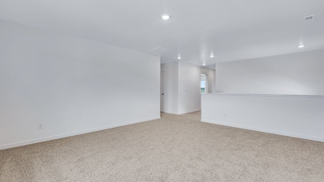 Spacious, unfurnished interior of a new home in Silver Peaks, Lochbuie (Image 29). Spacious, unfurnished interior of a new home in Silver Peaks, Lochbuie (Image 29).