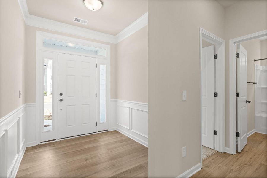 Spacious, unfurnished interior of a new home in Greenrich Mill, Simpsonville (Image 13).