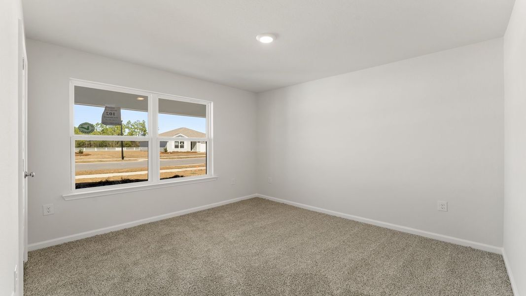 Spacious, unfurnished interior of a new home in Sunny Hills, Chipley (Image 24).