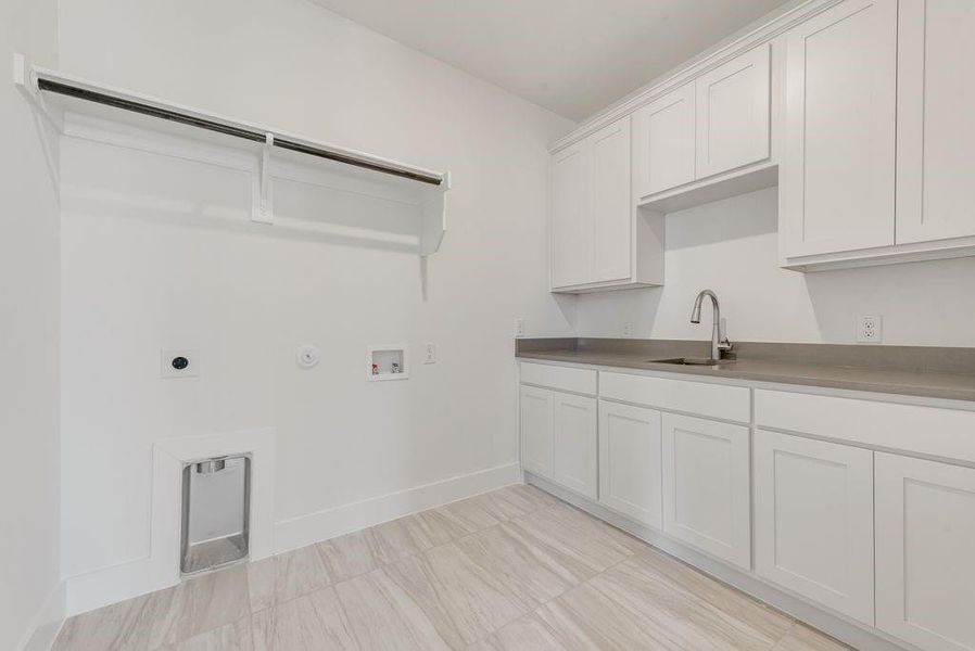 Furnished interior view inside a new home in Heath Golf & Yacht Club, Heath (Image 16).