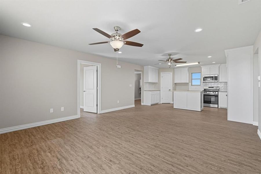Spacious, unfurnished interior of a new home in , Hawley (Image 12).