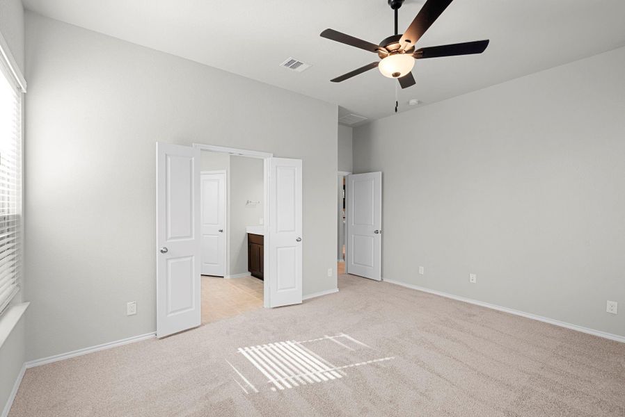 Spacious, unfurnished interior of a new home in The Trails 50', New Caney (Image 19).