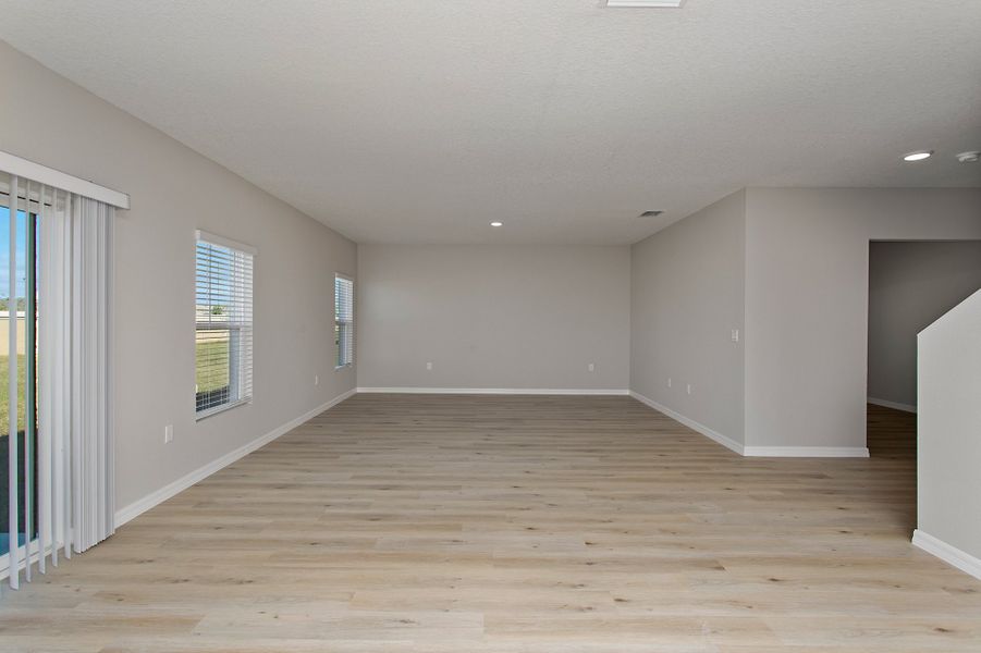 Spacious, unfurnished interior of a new home in Two Rivers, Zephyrhills (Image 17).