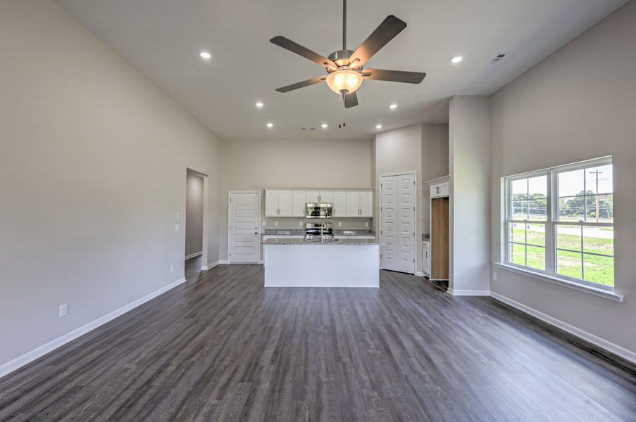 Spacious, unfurnished interior of a new home in Collin's Place, Decherd (Image 29).