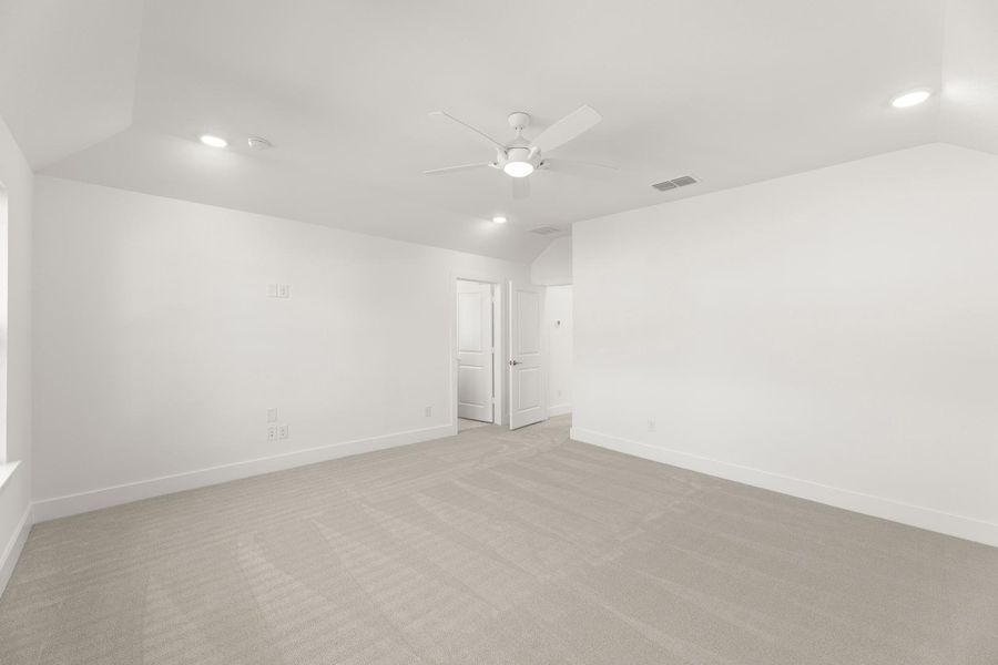 Spacious, unfurnished interior of a new home in Garden Collection at Union Park, Little Elm (Image 22).