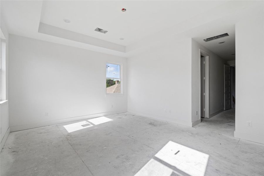 Image 10 of a home in .