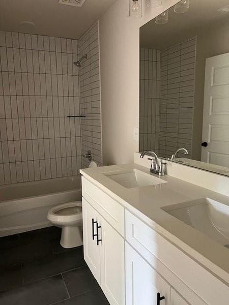 Furnished interior view inside a new home in , Atlanta (Image 10).