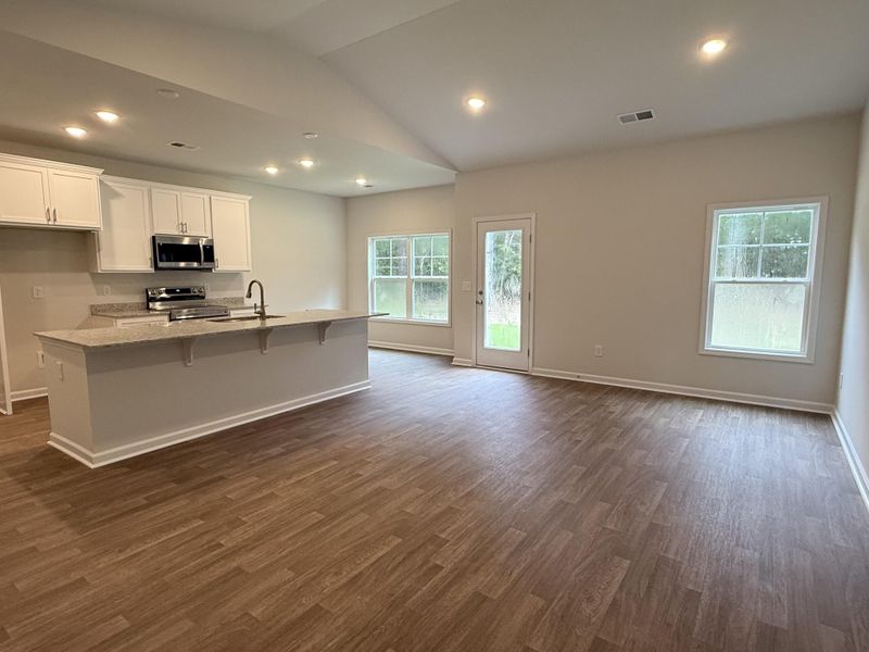 Spacious, unfurnished interior of a new home in , Orangeburg (Image 9).