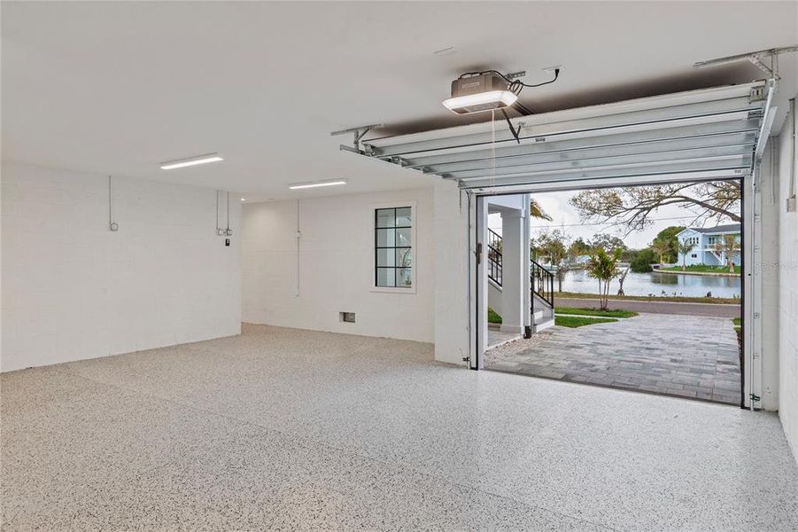 Spacious, unfurnished interior of a new home in , St. Petersburg (Image 60).