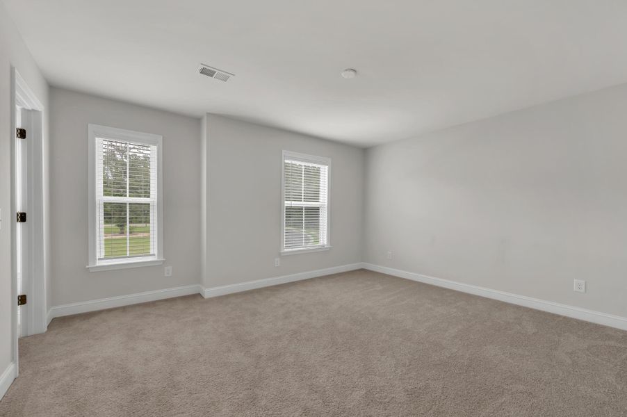 Spacious, unfurnished interior of a new home in , Summerville (Image 18).