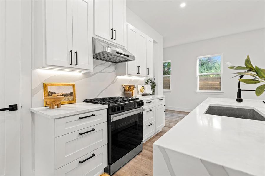 Furnished interior view inside a new home in , Dallas (Image 27).