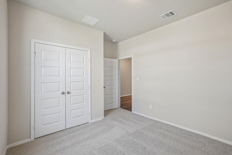 Spacious, unfurnished interior of a new home in Edgebrooke, Pflugerville (Image 19). Spacious, unfurnished interior of a new home in Edgebrooke, Pflugerville (Image 19).