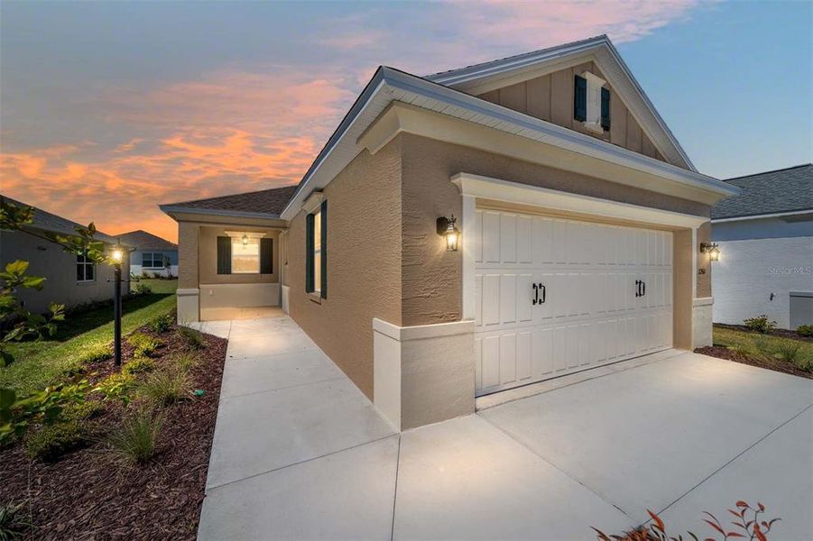 Exterior details and patio area of a home in , Ocala (Image 28).
