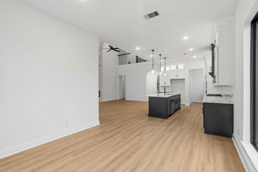 Spacious, unfurnished interior of a new home in Elyson, Katy (Image 21).
