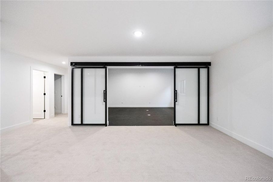 Spacious, unfurnished interior of a new home in , Golden (Image 28).