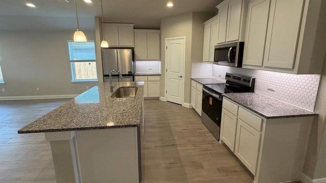 Furnished interior view inside a new home in Shannon Creek, Burleson (Image 11).