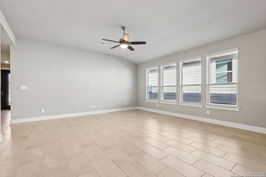 Spacious, unfurnished interior of a new home in Legendary Trails - Premier Series, Cibolo (Image 35).