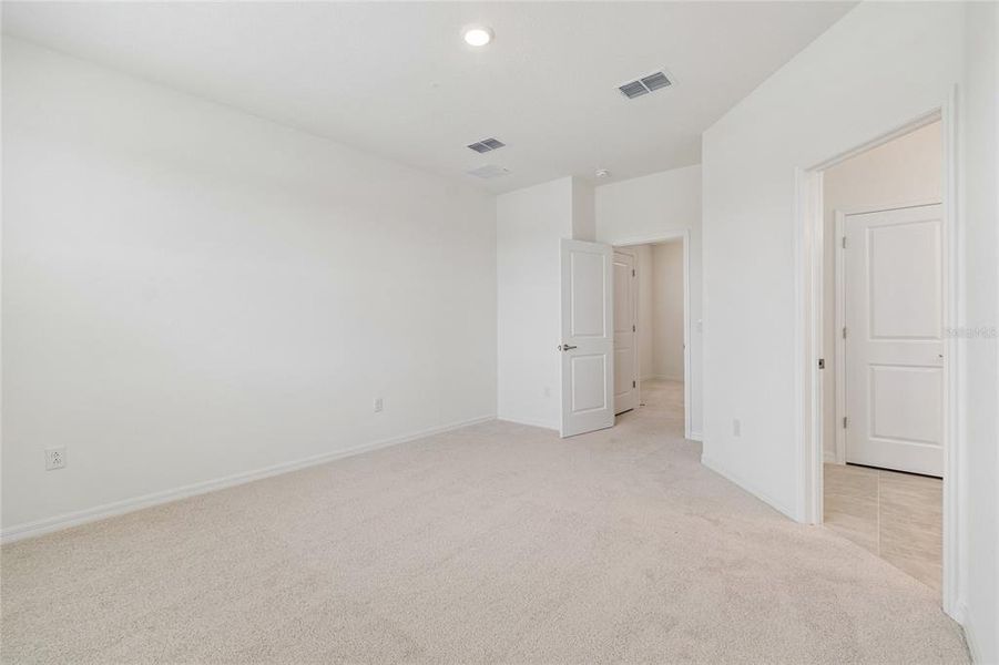 Spacious, unfurnished interior of a new home in Waterset Townhomes, Apollo Beach (Image 23). Spacious, unfurnished interior of a new home in Waterset Townhomes, Apollo Beach (Image 23).