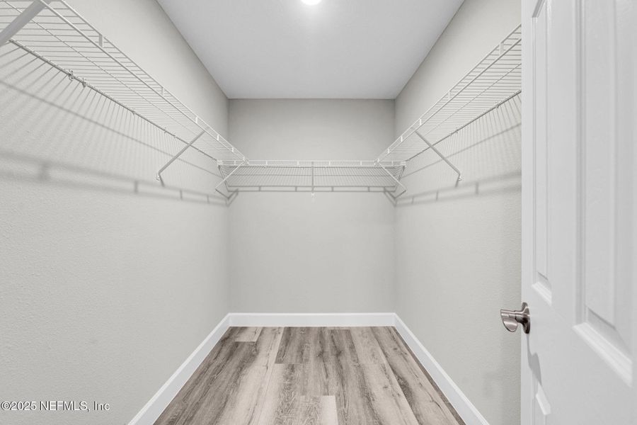 Spacious, unfurnished interior of a new home in , Jacksonville (Image 16).