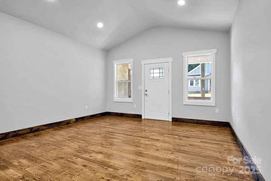 Spacious, unfurnished interior of a new home in , Salisbury (Image 33).