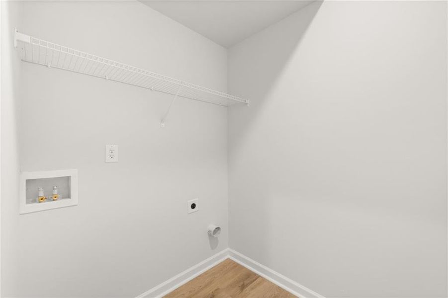 Spacious, unfurnished interior of a new home in Fairway 17 at Mirror Lake, Villa Rica (Image 25).