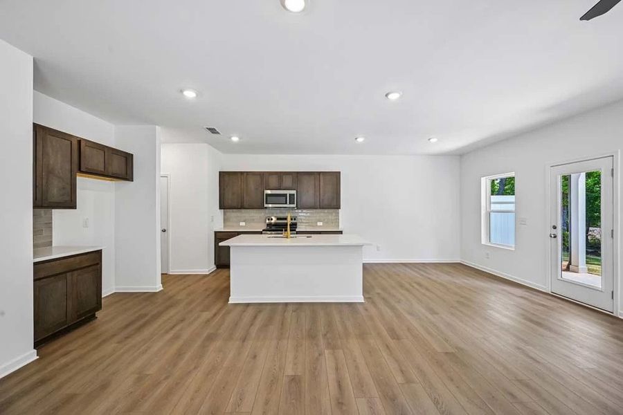 Kitchen featuring Oxford Collection Finishes