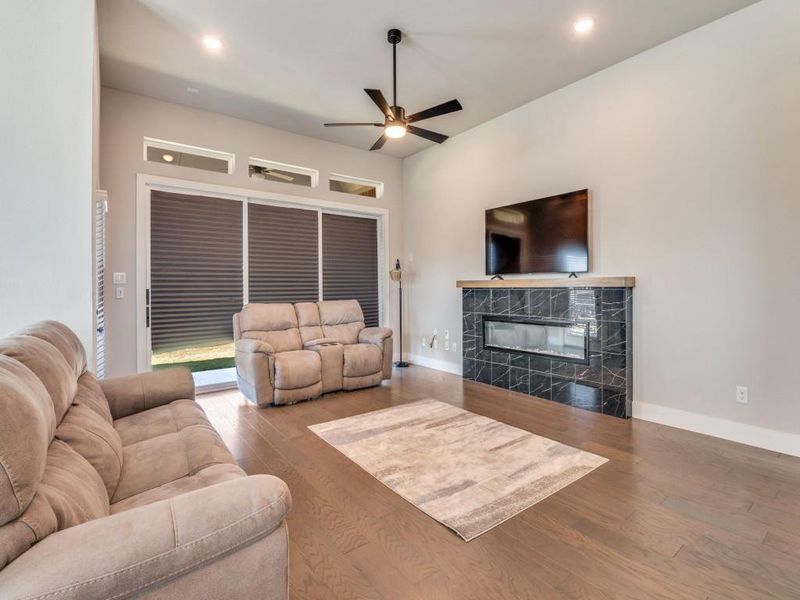 Furnished interior view inside a new home in Oaks of North Grove, Waxahachie (Image 11).