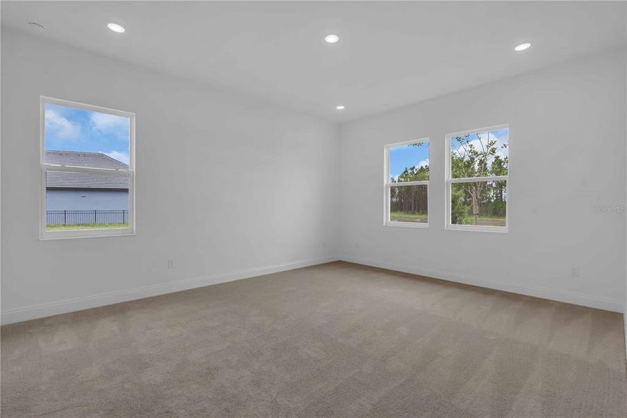 Spacious, unfurnished interior of a new home in Tamarack at Two Rivers, Zephyrhills (Image 26).