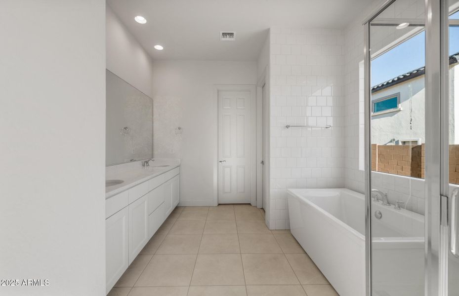 Owner's Bathroom Owner's Bathroom