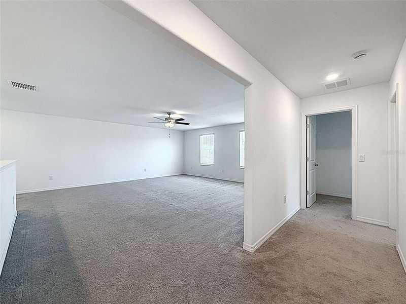 Spacious, unfurnished interior of a new home in , Lakeland (Image 37).