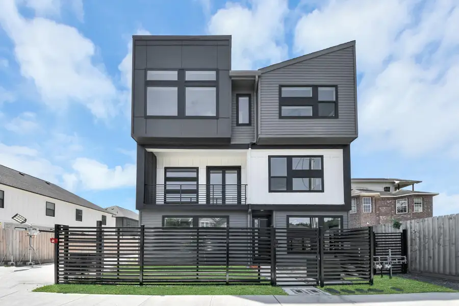 Brand new build: 4bedroom 2.5 bathroom home with a 1 bedroom 1 bathroom ensuite ADU.