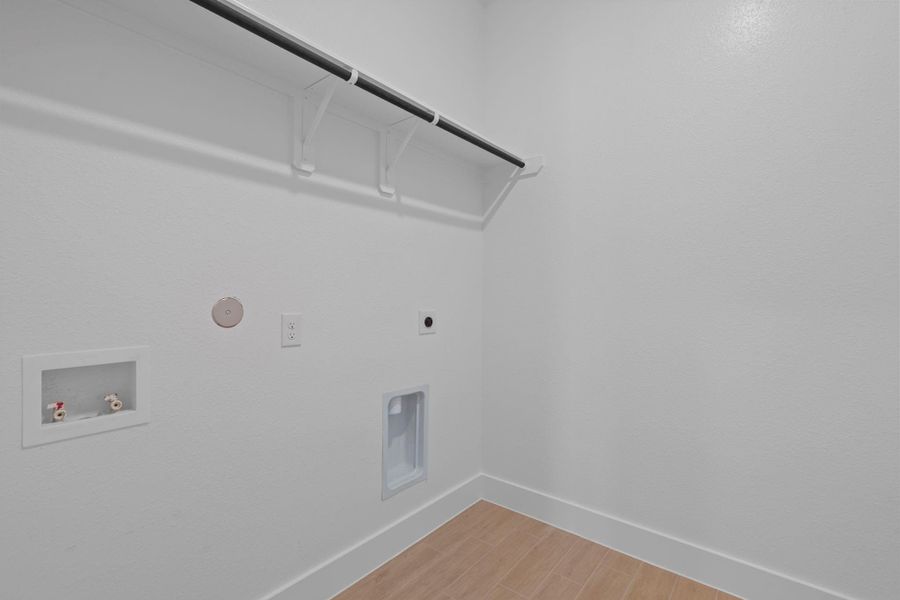 Spacious, unfurnished interior of a new home in Fulbrook on Fulshear Creek 60', Fulshear (Image 12). Spacious, unfurnished interior of a new home in Fulbrook on Fulshear Creek 60', Fulshear (Image 12).