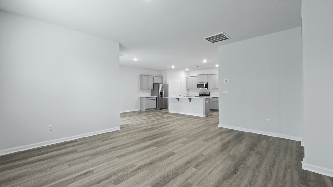 Spacious, unfurnished interior of a new home in Gates Village, Lugoff (Image 15).