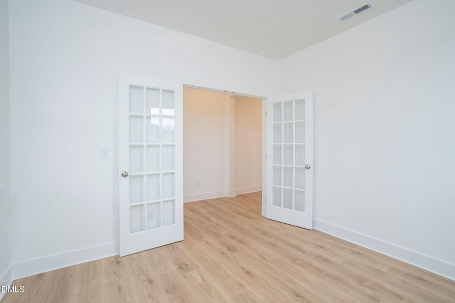 RVF 53 Office off foyer