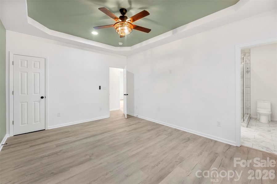 Spacious, unfurnished interior of a new home in , Shelby (Image 29).