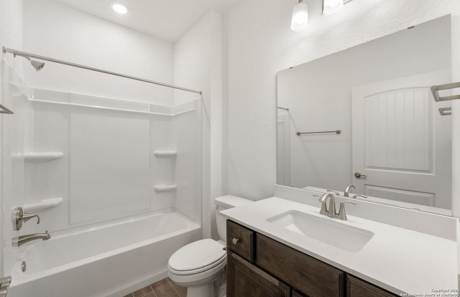 Furnished interior view inside a new home in Del Webb New Braunfels at Veramendi, New Braunfels (Image 9).