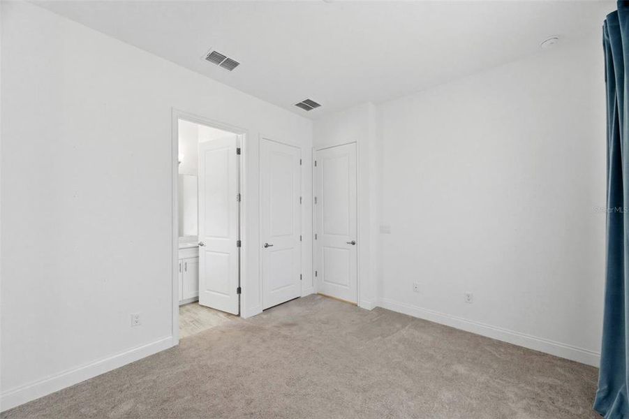 Spacious, unfurnished interior of a new home in Tamarack at Two Rivers, Zephyrhills (Image 20).