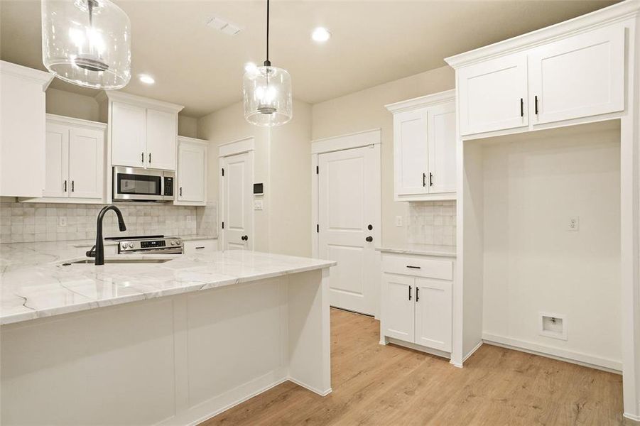 Furnished interior view inside a new home in , Weatherford (Image 6).