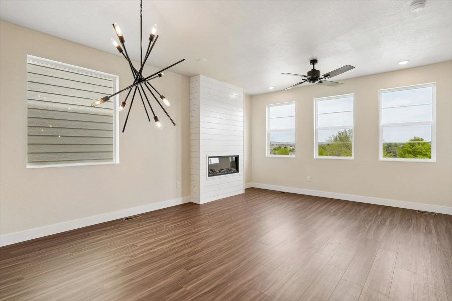 Spacious, unfurnished interior of a new home in Pony Park, Colorado Springs (Image 23).