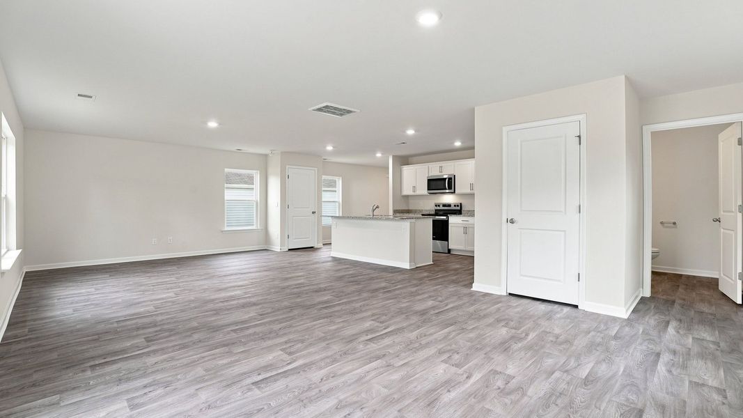 Spacious, unfurnished interior of a new home in Carter Ridge, Greenville (Image 19).