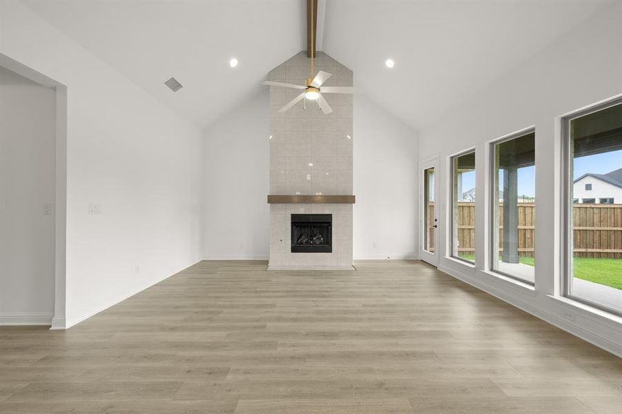 3250 Jersey- Living Room-1