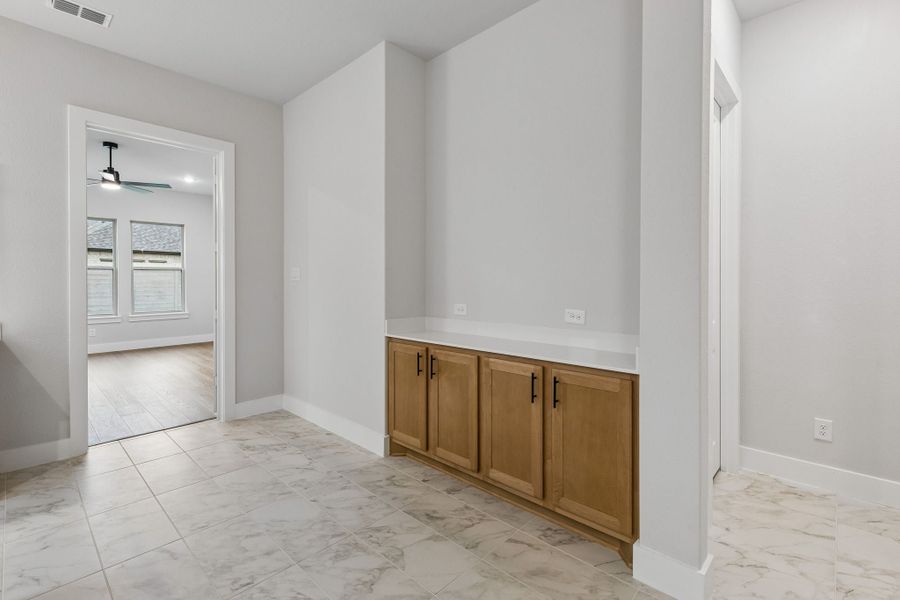 Spacious, unfurnished interior of a new home in Painted Tree Lakeside, McKinney (Image 19).