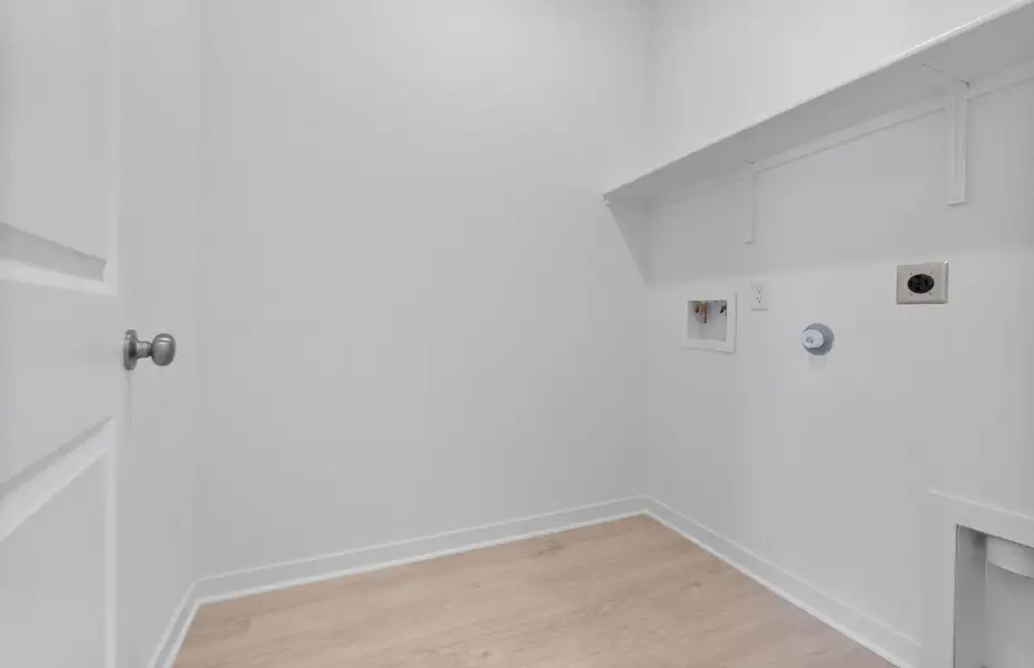 Spacious, unfurnished interior of a new home in County View, Temple (Image 25).