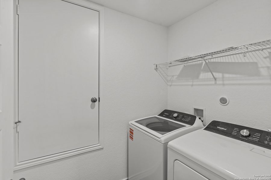 Close-up of interior finishes inside a home in Horizon Ridge, San Antonio (Image 10). Close-up of interior finishes inside a home in Horizon Ridge, San Antonio (Image 10).