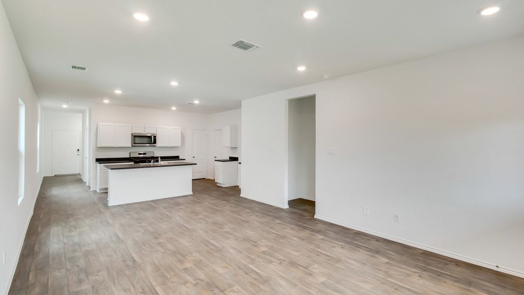 Image 15 representing the The Hanna by D.R. Horton in Wayside, Uhland, TX. Image 15 representing the The Hanna by D.R. Horton in Wayside, Uhland, TX.